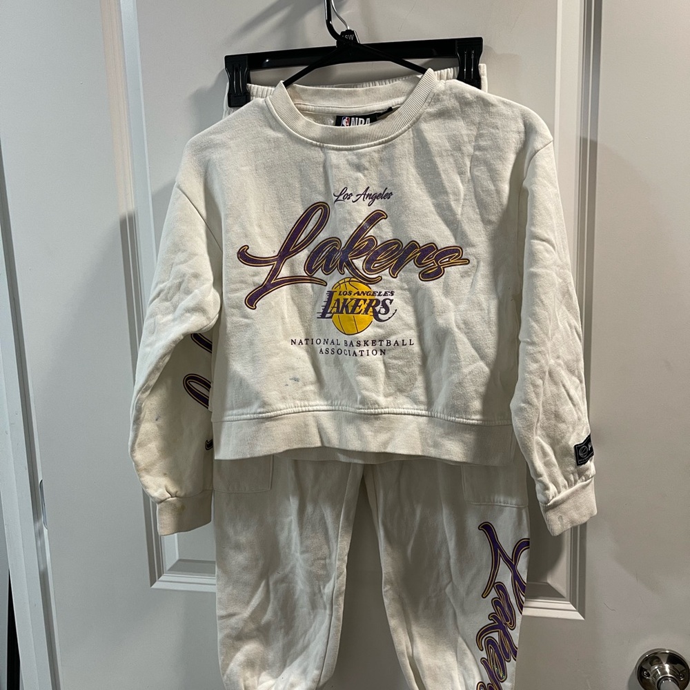 NBA Los Angeles Lakers Set Top And Bottom Cream Apparel Size 10-11 Years